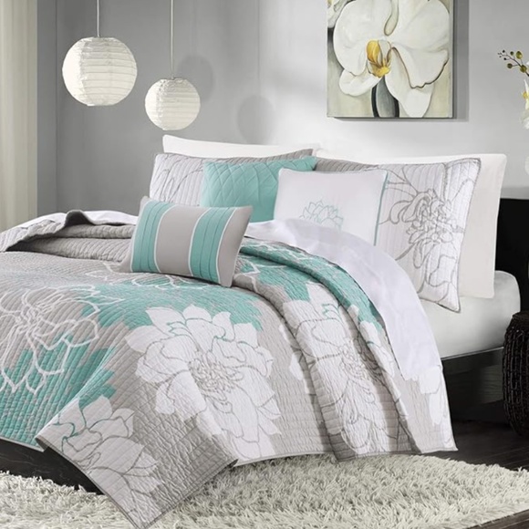 6pcCalifornia King Jane Floral Quilted Coverlet Set Aqua Blue - Madison Park NWT - Picture 2 of 5